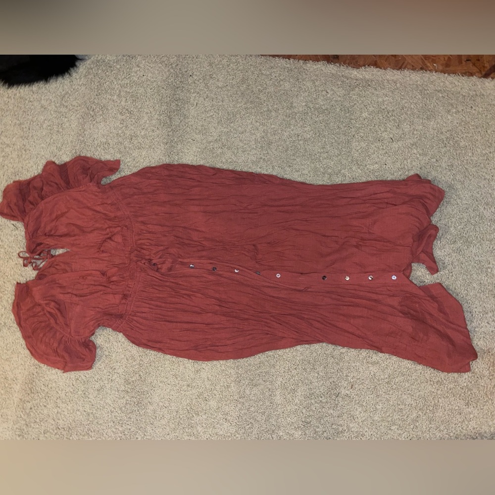 Super cute and long v neck cut dress